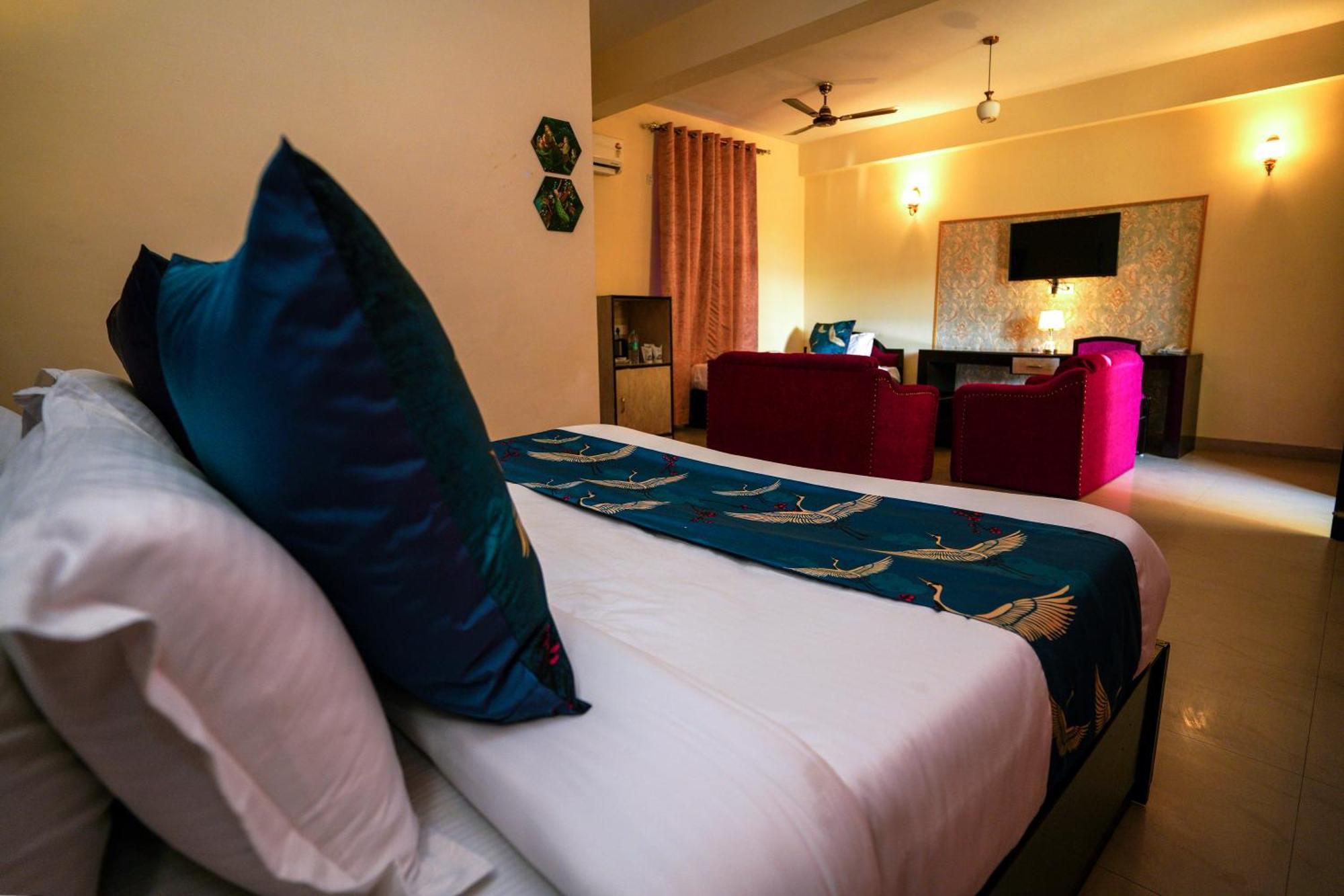 Hotel Neeraj Bhawan- Triveni Ghat Rishīkesh Esterno foto