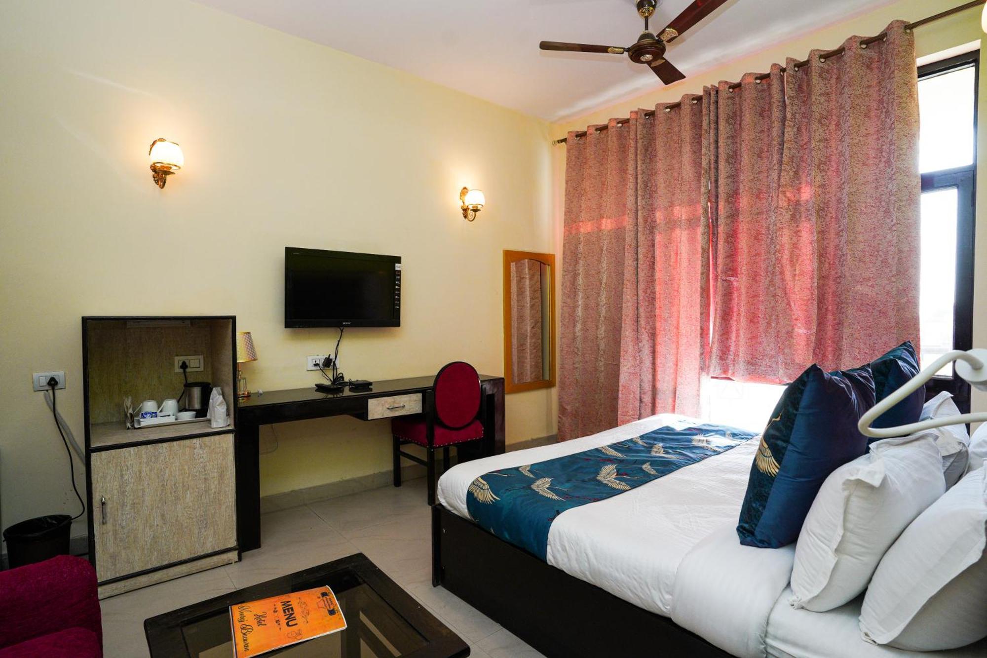 Hotel Neeraj Bhawan- Triveni Ghat Rishīkesh Esterno foto