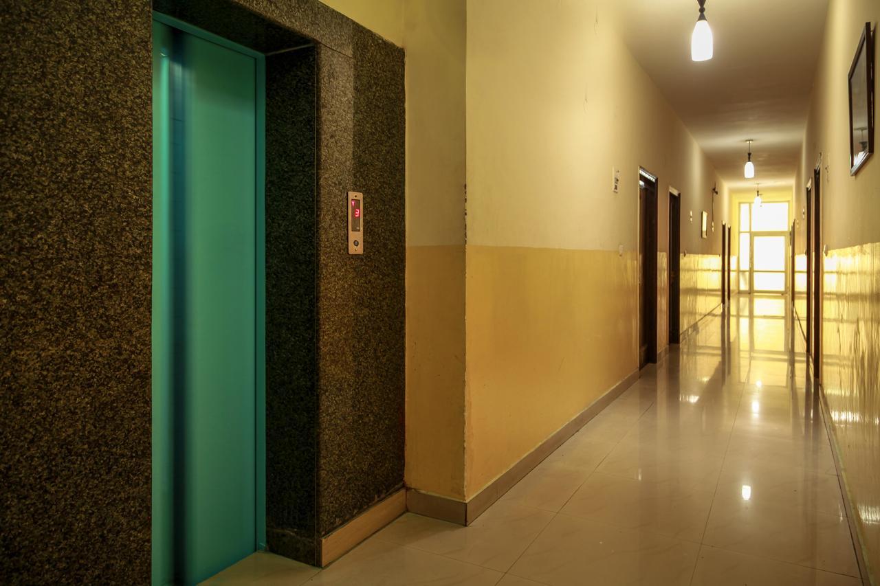 Hotel Neeraj Bhawan- Triveni Ghat Rishīkesh Esterno foto