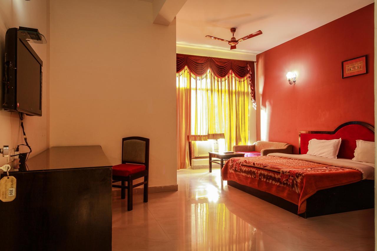 Hotel Neeraj Bhawan- Triveni Ghat Rishīkesh Esterno foto